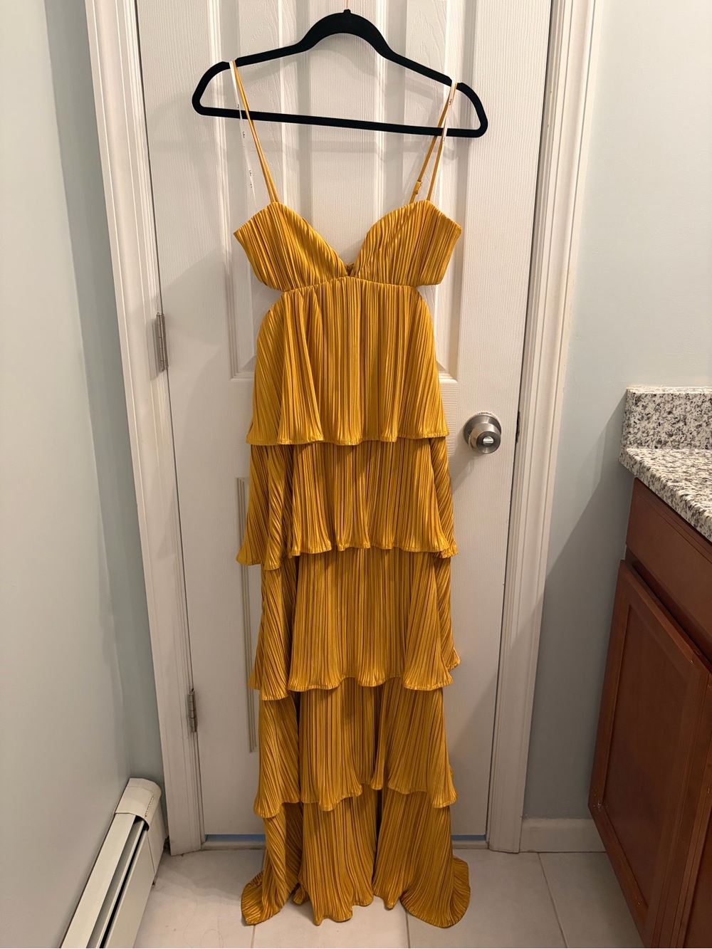 Lulu's Women’s Marigold Tiered Pleated Maxi Wedding Guest Dress Small - Picture 5 of 15
